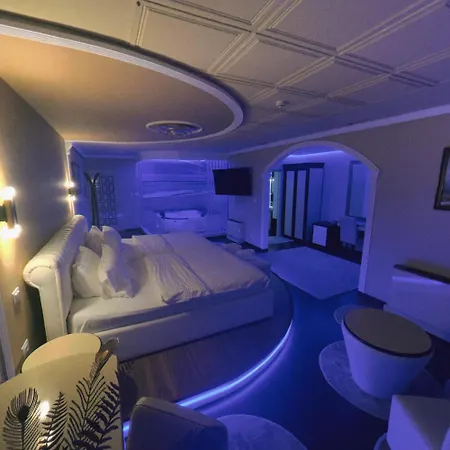 Rosa Blu 4* تيرانا