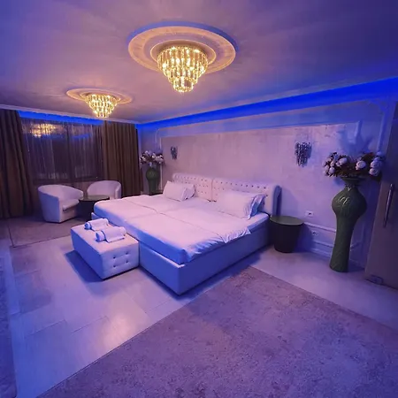 Rosa Blu تيرانا